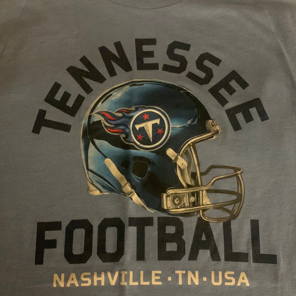 Tennessee Titan Mens T Shirt. Fanatics Brand- Never Worn! Size Medium